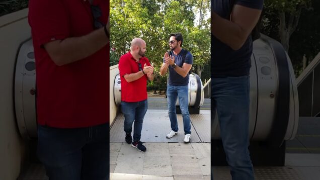 “Palmas, calle y corazón: el sonido de España”  #viajar #barcelonaattractions #travel #spain