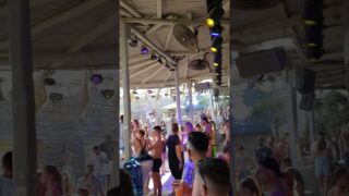 🔥 Mykonos vs Acapulco: ¿Quién Tiene la Mejor Fiesta del Mundo?  #mykonos #travel #grecia #traveling