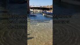 Paraga Beach, Mykonos 🇬🇷Un momento perfecto en el lounge de Santana. ¿Quién más quisiera estar aquí?