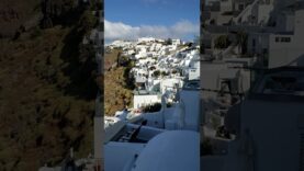 Desayunar en Santorini es MÁS RARO de lo que imaginas 😂🇬🇷 #grecia  #santorini #travel